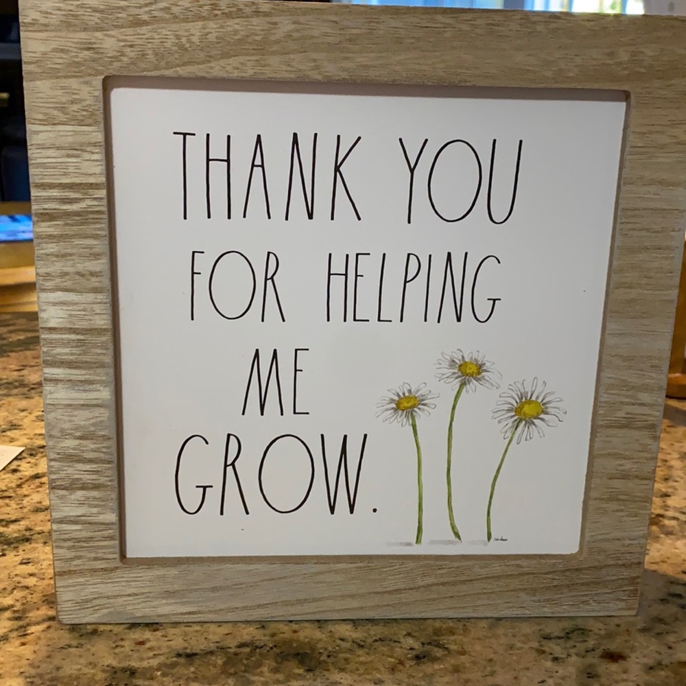 Home accent perfect for the teacher in your child’s life!